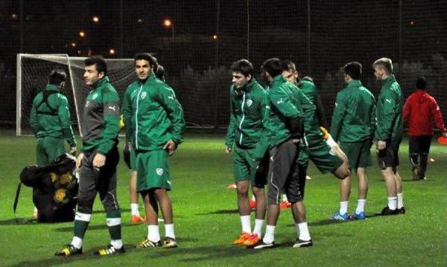 Bursaspor'da Ikinci Yarı Hazırlıkları Sürüyor