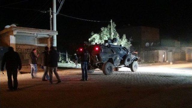 Nusaybin&rsquo;de Olaylar &Ccedil;ıktı: 2 Polis Yaralı 1
