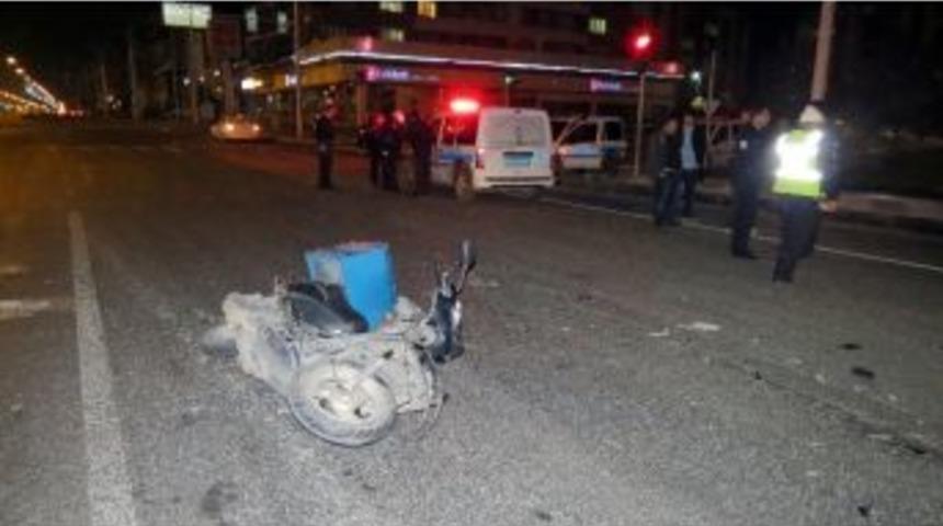 Motosiklet S&uuml;r&uuml;c&uuml;s&uuml; Polis Aracına &Ccedil;arptı