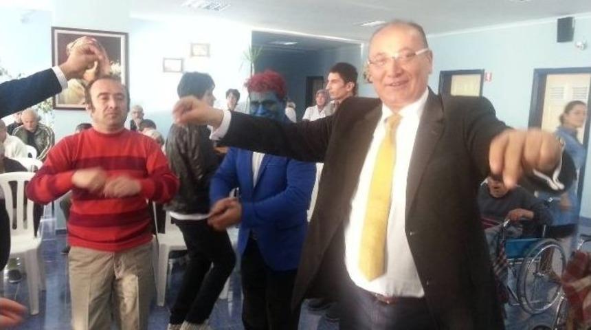 Seyitgazi Rehabilitasyon Merkezi Sakinleri G&ouml;n&uuml;llerince Eğlendi