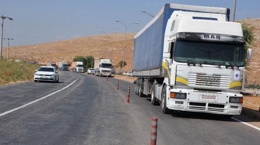 Bm&rsquo;nin 13 Yardım Tırı Suriye&rsquo;ye Ge&ccedil;ti