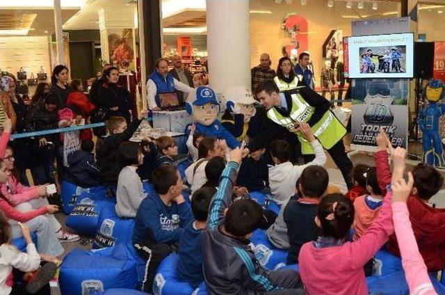 Çocuk Ve Gençler “trafik Dedektifi” Oldu