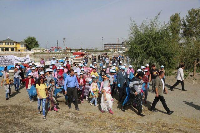 Tuşba’da “poşeti Azalt Van Gölü’nü Yaşat” Kampanyası