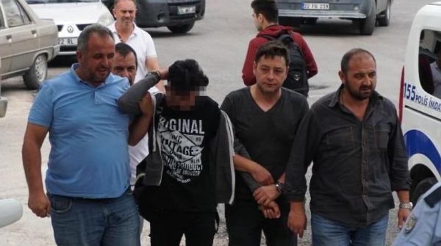 Polisi G&ouml;r&uuml;nce Motosikleti Bırakıp Koşarak Ka&ccedil;mak Istedi