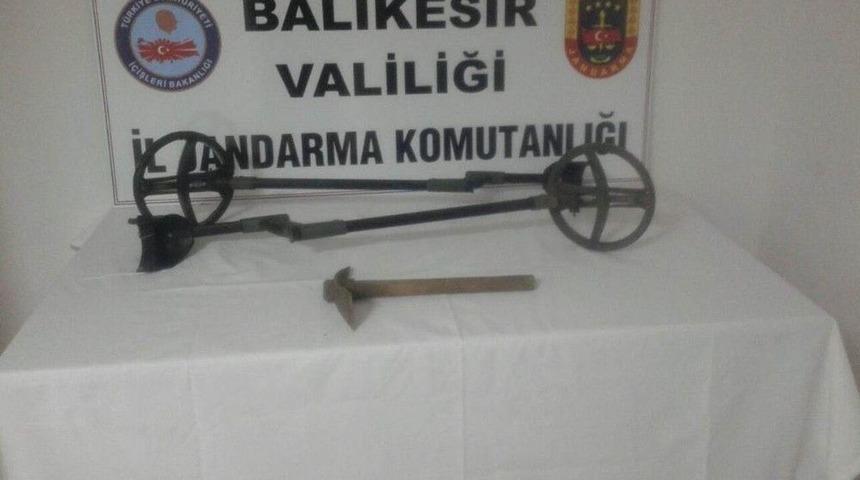 Balıkesir&rsquo;de İzinsiz Kazı Yapan 8 Kişi Yakalandı