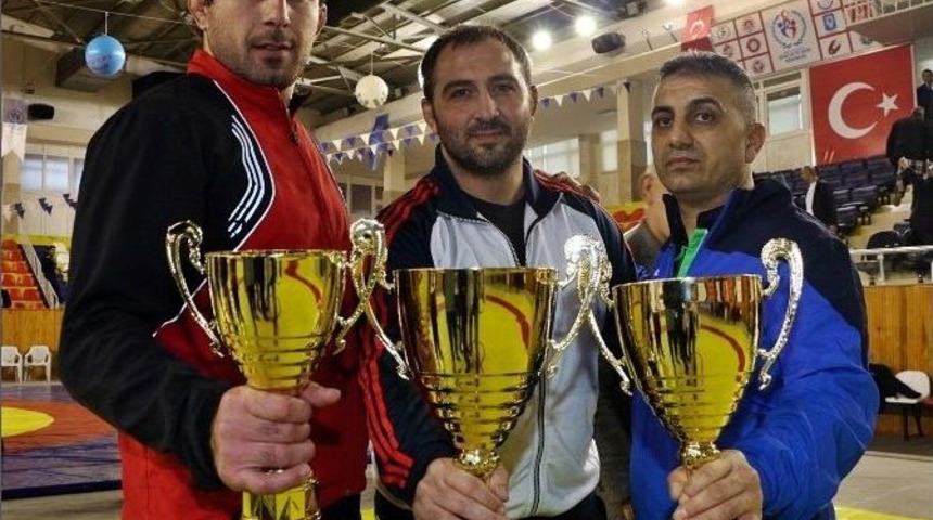 5. Uluslararası H&uuml;seyin Akbaş G&uuml;reş Turnuvası&rsquo;nda Şampiyon T&uuml;rkiye