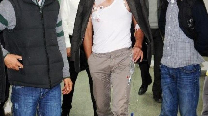 Uzman &Ccedil;avuş Aracının İ&ccedil;inde Silahlı Saldırıya Uğradı