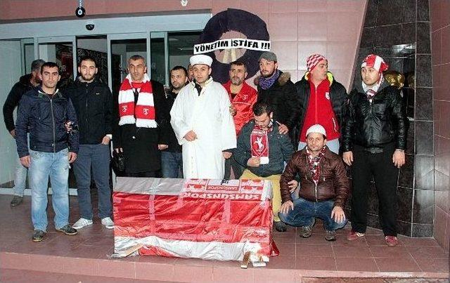 Samsunspor Taraftarlarında Tabutlu Eylem