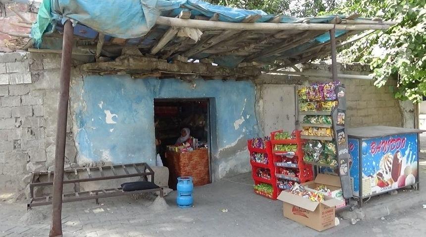 30 Yıllık K&uuml;&ccedil;&uuml;k Bakkal S&uuml;per Marketlere Karşı Ayakta Durmaya &Ccedil;alışıyor