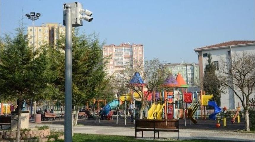 Beylikd&uuml;z&uuml;&rsquo;nde Parklar Artık Daha G&uuml;venli