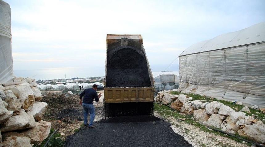 Erdemli&rsquo;de Asfaltlama &Ccedil;alışmaları Devam Ediyor