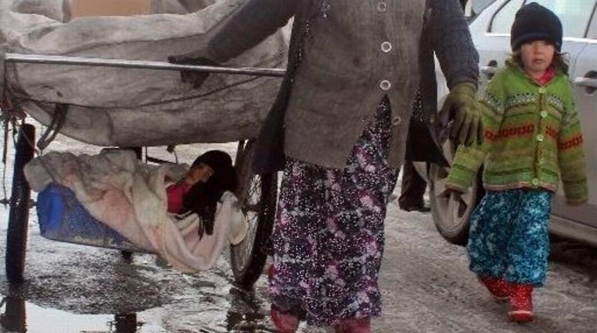 (&ouml;zel Haber) &Uuml;st&uuml; Kağıt, Altı &Ccedil;ocuk Arabası