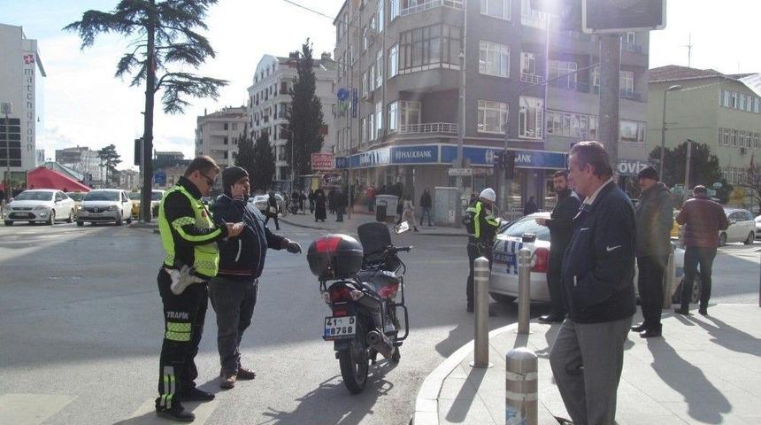 Gebze&rsquo;de 14 Motosiklet S&uuml;r&uuml;c&uuml;s&uuml;ne 15 Bin Tl Para Cezası Uygulandı