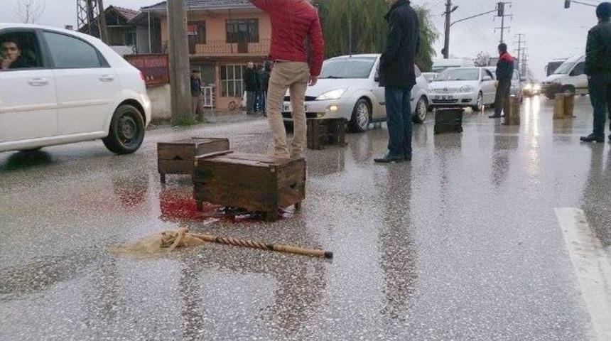 Arabanın &Ccedil;arptığı Yaşlı Adamdan Geriye Bastonu Kaldı