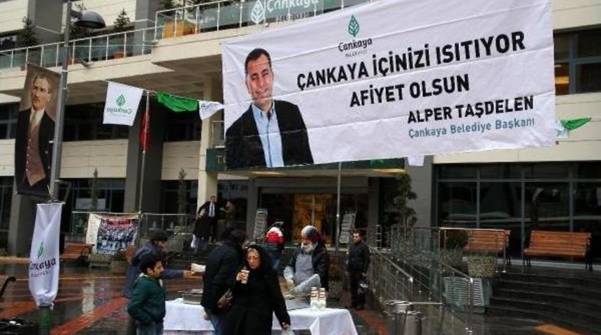 Ankara'da 10 Bin Kişiye Sıcak &Ccedil;orba