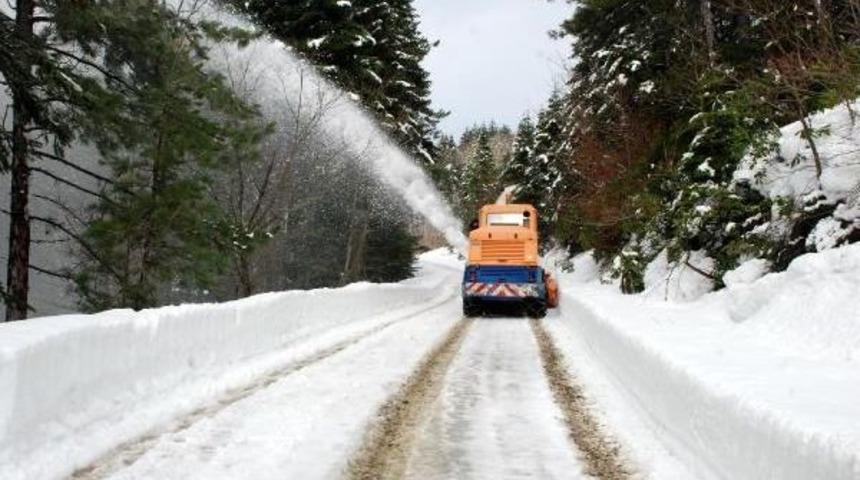 Kastamonu'da 10 G&uuml;nd&uuml;r Kapalı Olan K&ouml;y Yolu 8 Saatte A&ccedil;ıldı