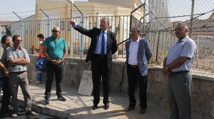 &Uuml;nver, Sıcak Asfalt &Ccedil;alışmalarını İnceledi