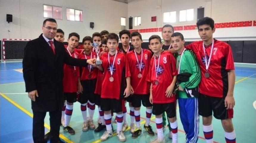 Adana&rsquo;da Okullarası Yıldız Erkekler Futsal M&uuml;sabakaları