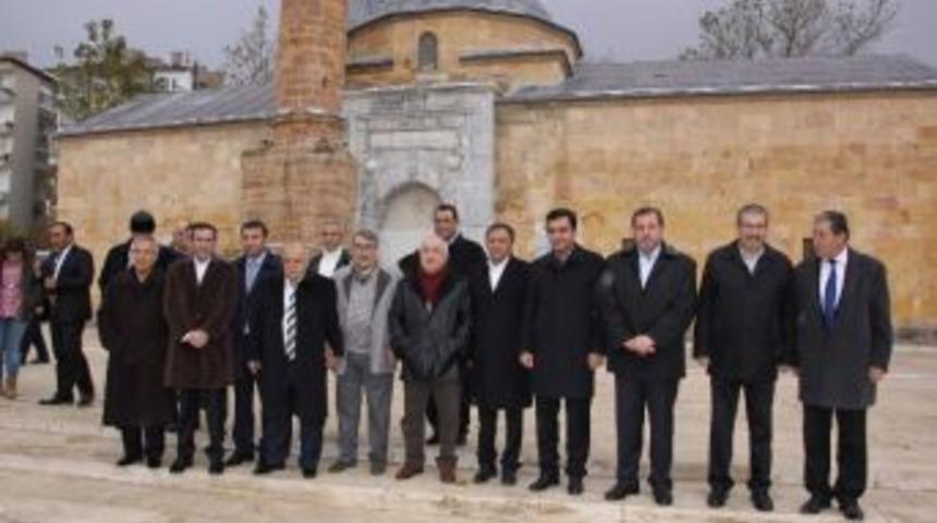 Tbmm Başkanı Cemil &Ccedil;i&ccedil;ek Kırşehir&rsquo;e Geldi