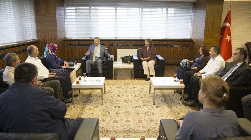 Büyükşehir Projeleri Örnek Alınıyor