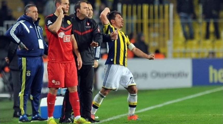 Emre Hakaretten Kızardı