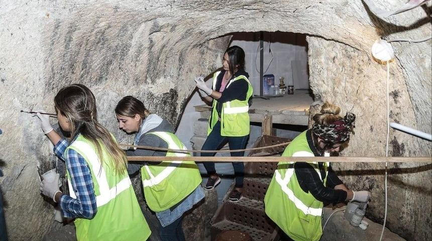 Nevşehir&rsquo;de 800 Yıllık Kilisede Duvar Resmi Sağlamlaştırma &Ccedil;alışmaları Başladı