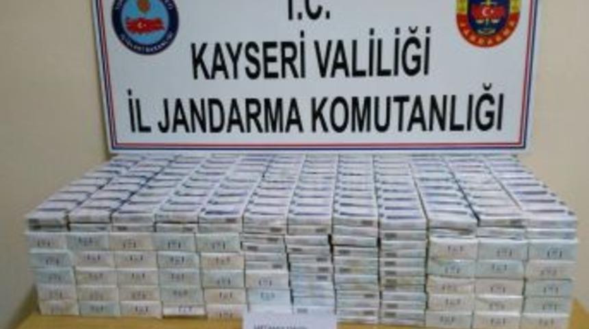 Jandarmadan Ka&ccedil;ak Sigara Ve Uyuşturucu Operasyonu