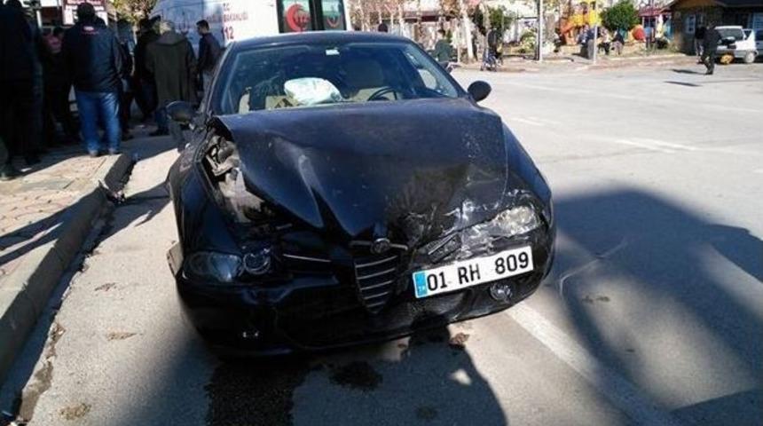 İki Kadın S&uuml;r&uuml;c&uuml; &Ccedil;arpıştı: 4 Yaralı