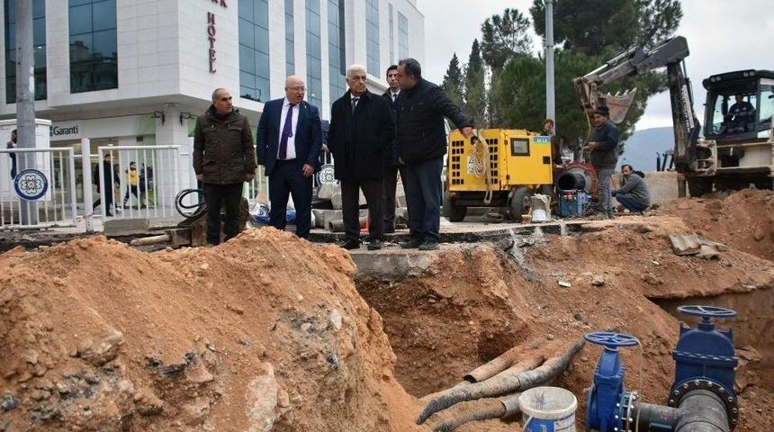 Başkan G&uuml;r&uuml;n, İ&ccedil;me Suyu &Ccedil;alışmalarını İnceledi