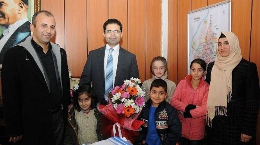 Minik &Ouml;ğrencilerden &rsquo;aydınlık Y&uuml;zler&rsquo; Projesi