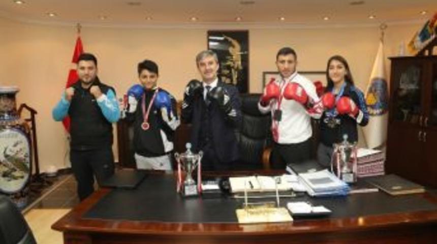 Turgutlulu Kick Boks Sporcuları Başarıyla Döndü