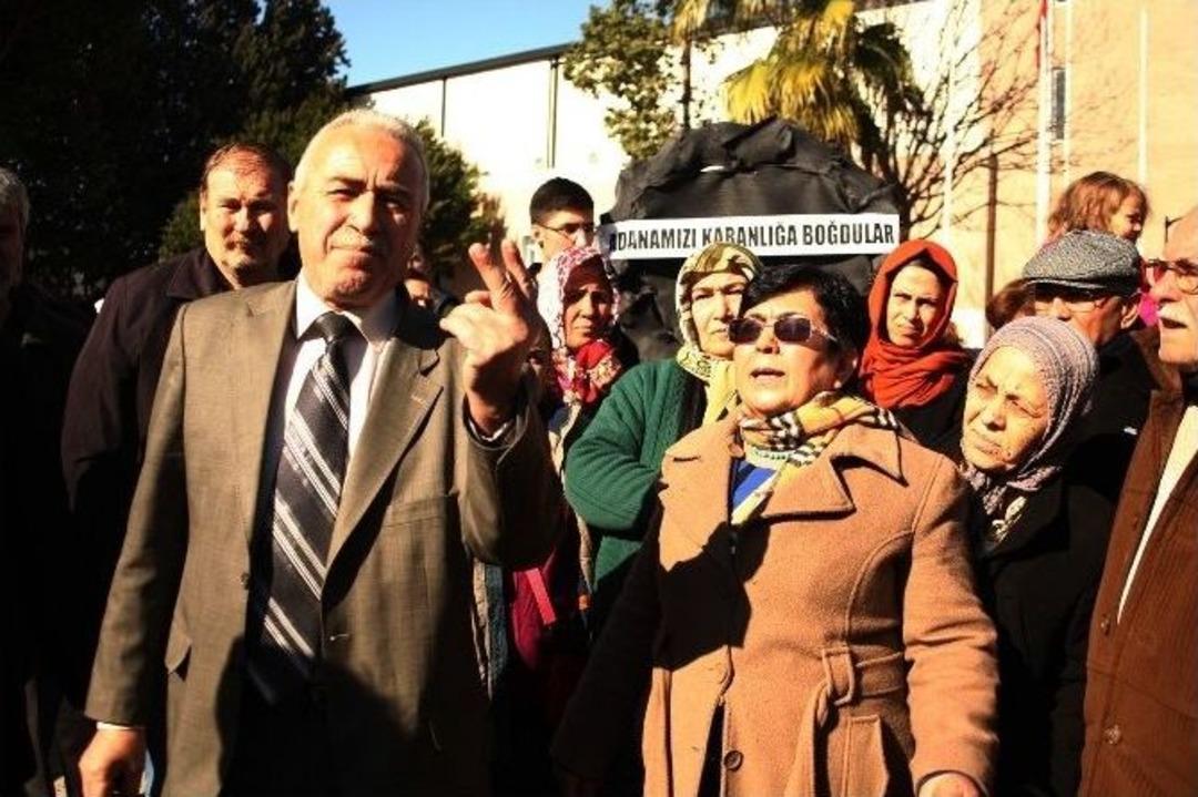 Muhtarların Elektrik İsyanı