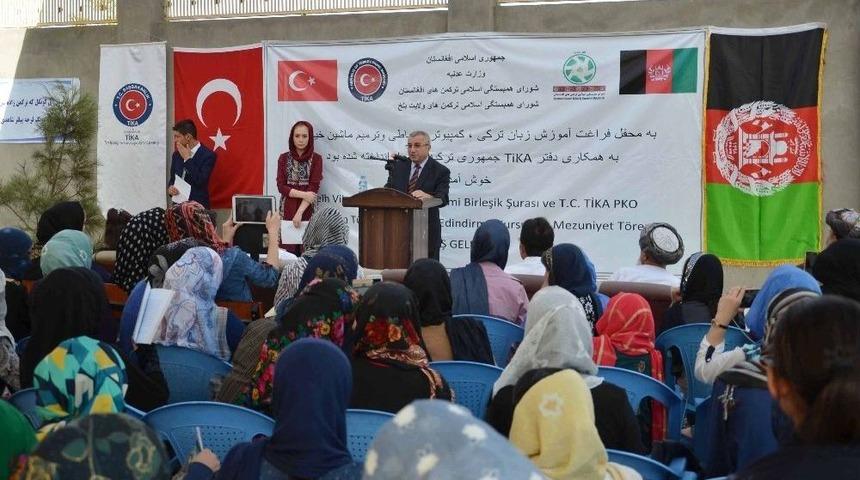 T&uuml;rk&ccedil;e Ve Meslek Edindirme Kurslarını Bitiren Afgan &Ouml;ğrenciler Sertifikalarını Aldı