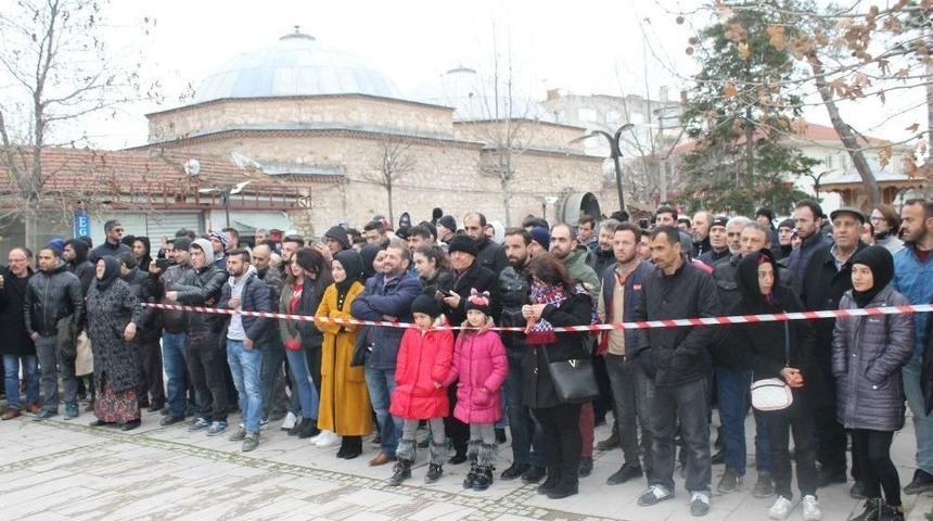 Trabzonlular 1 Ton &Uuml;cretsiz Hamsi Dağıttı