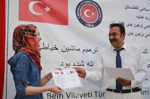 Türkçe Ve Meslek Edindirme Kurslarını Bitiren Afgan Öğrenciler Sertifikalarını Aldı