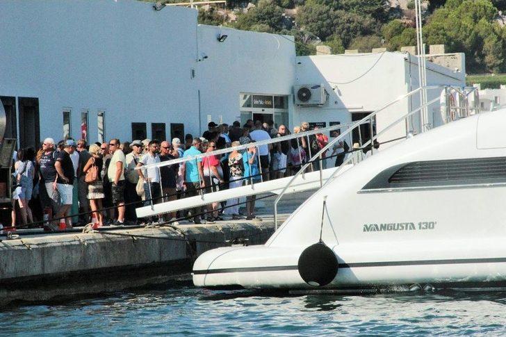 Türk Bayraklı Gemiler Limandan Çıkamadı G2