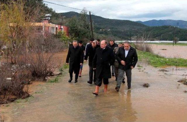 Seydikemer'de Mahalle Sakinleri Evlerine Döndü (2)