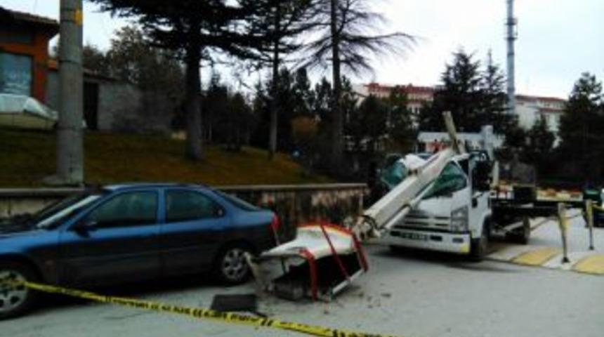 Devrilen Vin&ccedil;teki İş&ccedil;i Hayatını Kaybetti