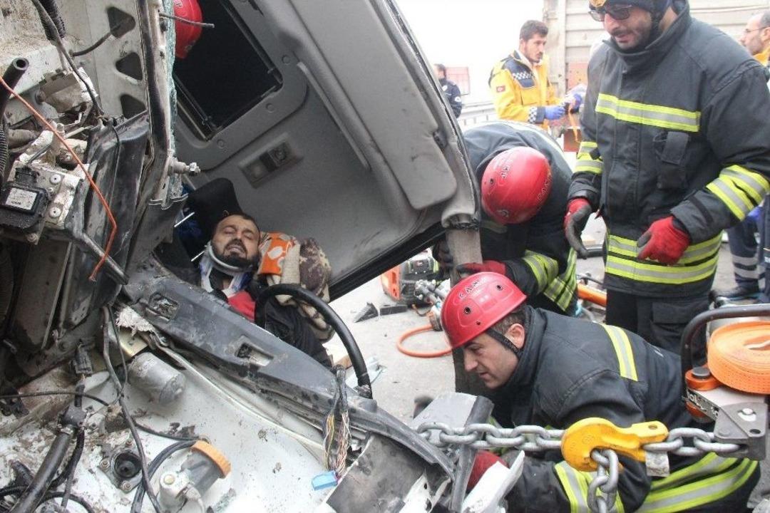 Ağabeyinin Kurtarılışını &Ccedil;aresizce İzledi