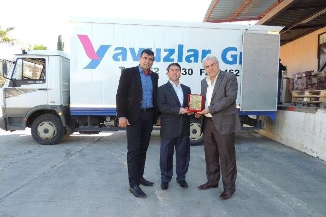 Aksu&rsquo;da G&uuml;reşe Destek Verenlere Plaket