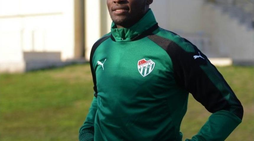 Sow İlk Antrenmanına &Ccedil;ıktı