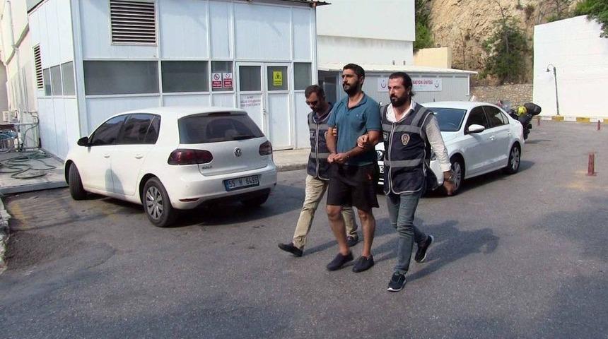 Fet&ouml;&rsquo;c&uuml; Eski Komiser Tatilde G&ouml;zaltına Alındı