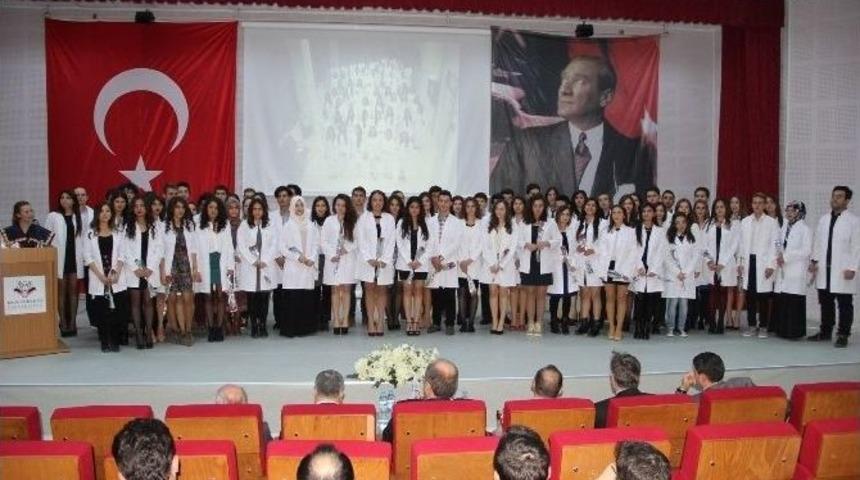 İk&ccedil;&uuml; Diş Hekimliği Fak&uuml;ltesinde Beyaz &Ouml;nl&uuml;k Heyecanı