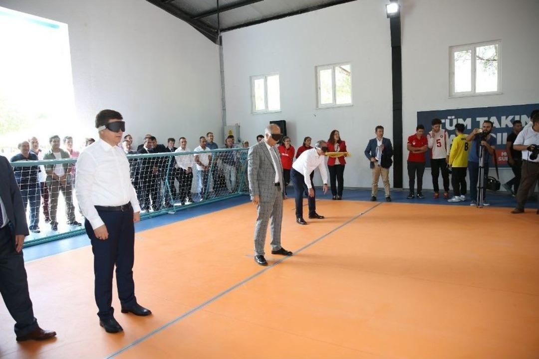 Vali, Milletvekili, Belediye Başkanı Maske Taktı, Goalball Oynadı