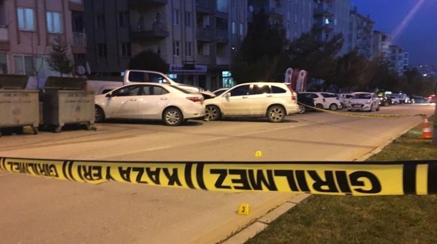 Aracını Park Ederken Silahlı Saldırıya Uğradı