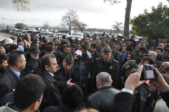 Yatağan&rsquo;da Maden İş&ccedil;ilerinin Eylemi S&uuml;r&uuml;yor 1