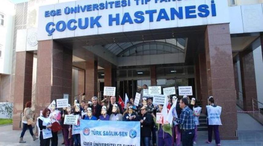 Hemşirelerden Maskeli Basın A&ccedil;ıklaması