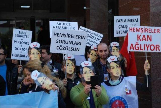 Hemşirelerden Maskeli Basın Açıklaması