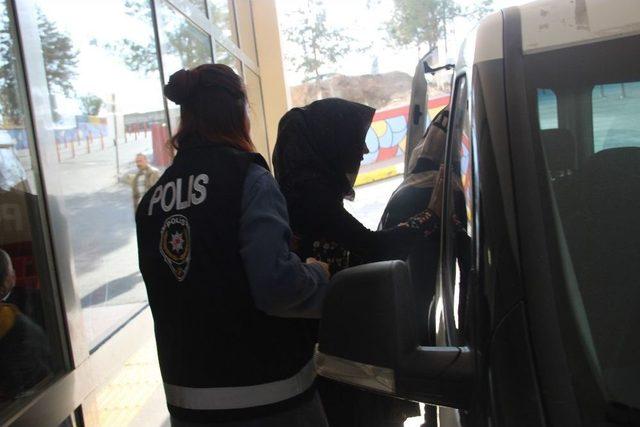 Yankesici Kadınlar Polise Yakalandı