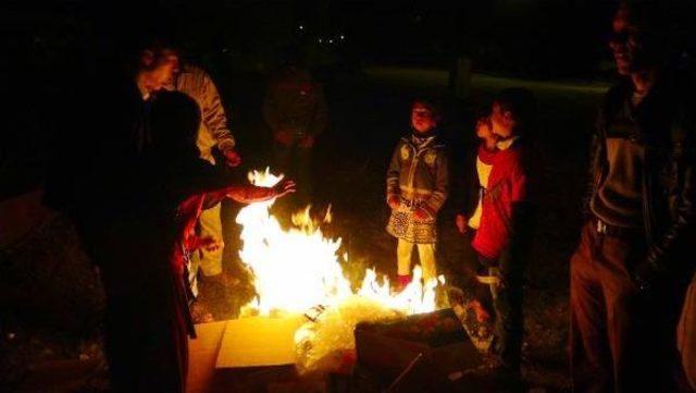 Suriyeliler sopalarla birbirine girdi: 5 yaralı 1